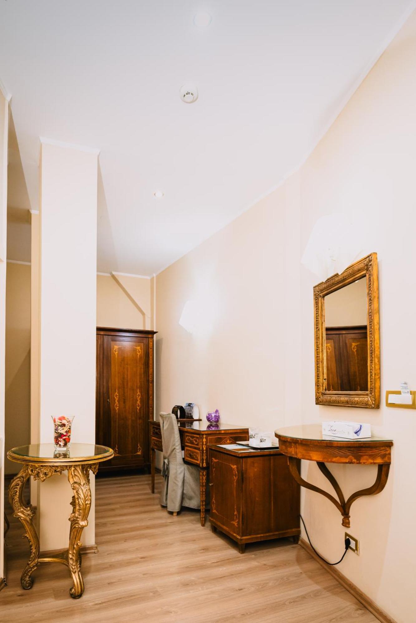 Vigo Hotel Ploeszti Zewnętrze zdjęcie