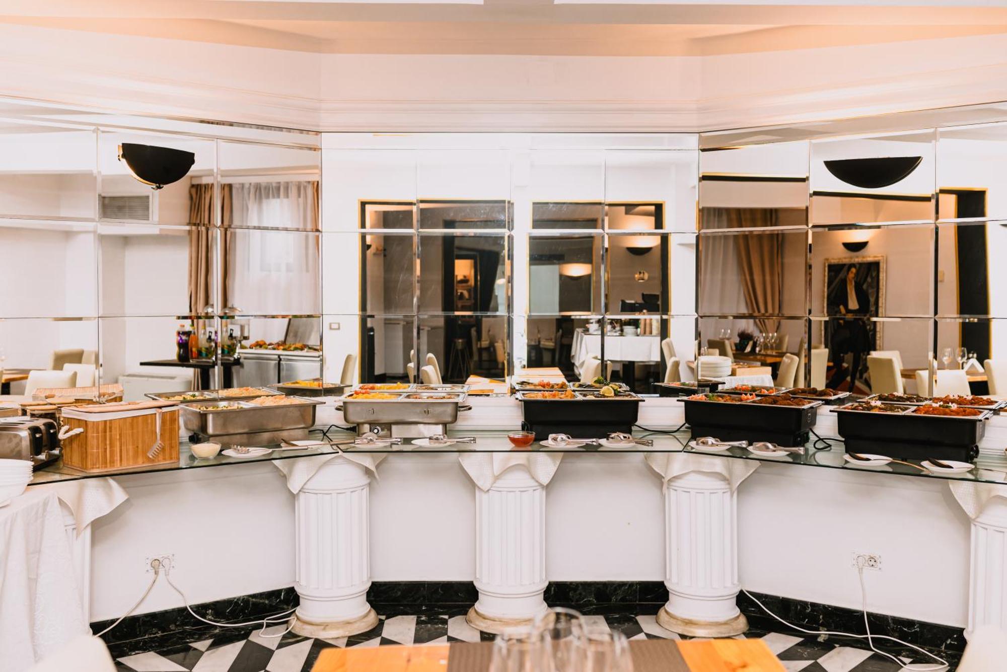 Vigo Hotel Ploeszti Zewnętrze zdjęcie