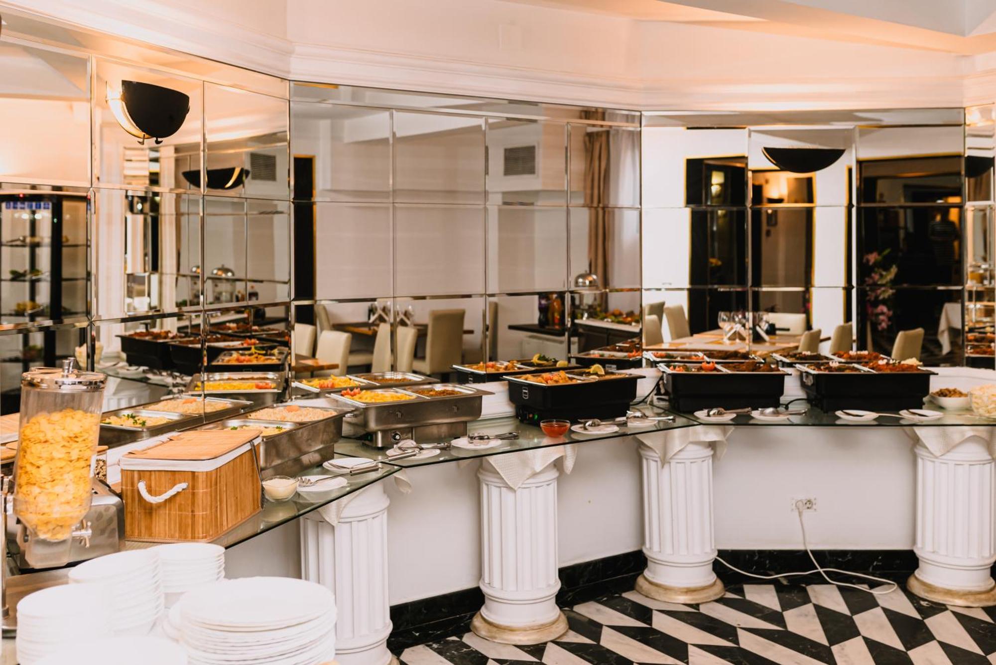 Vigo Hotel Ploeszti Zewnętrze zdjęcie