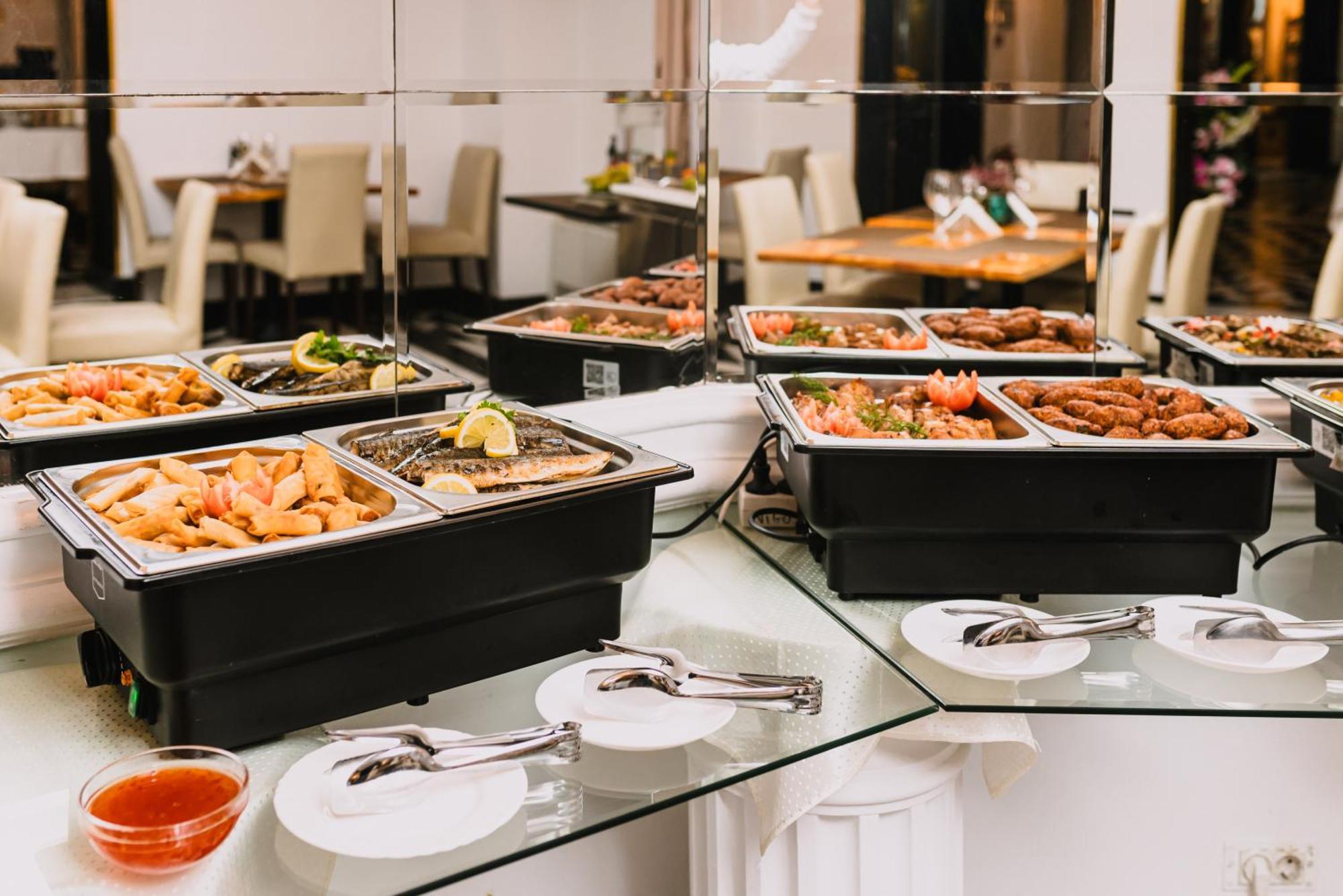 Vigo Hotel Ploeszti Zewnętrze zdjęcie